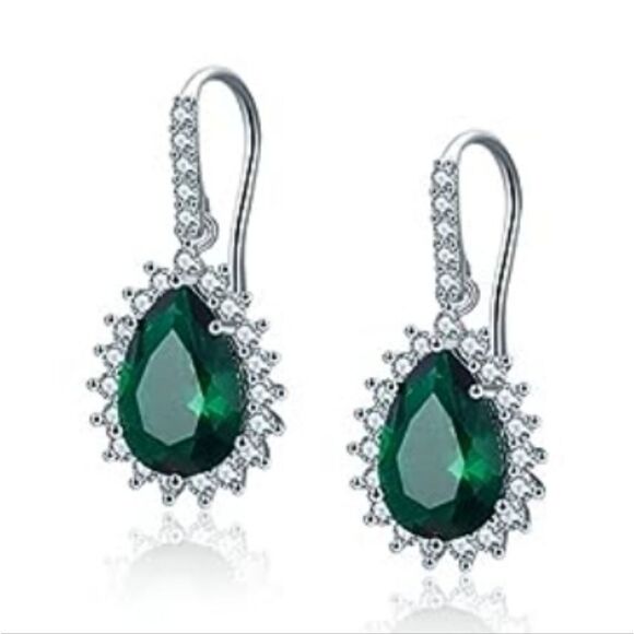 🔥NWOT Green Faux Emerald & Cubic Zirconia Teardrop Dangling Earrings - Picture 1 of 9